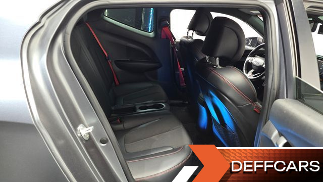 Hyundai VELOSTER 1.6 Turbo Sport Core купить на сайте DeffCars
