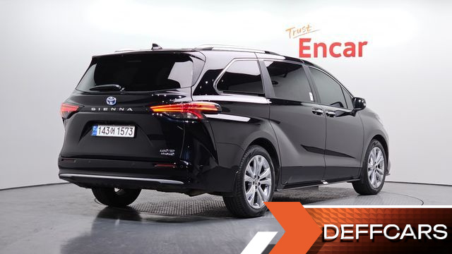 Toyota SIENNA 2.5 Hybrid 2WD купить на сайте DeffCars