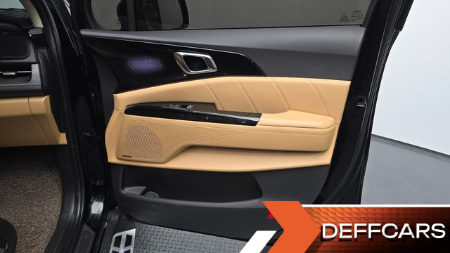 Kia CARNIVAL Gasoline 7-Seater Signature купить на сайте DeffCars