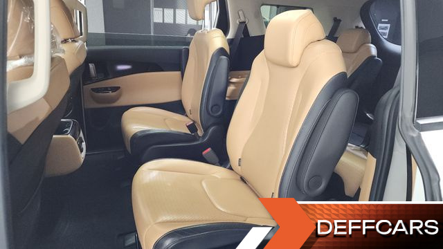 Kia CARNIVAL 9-Seater Signature купить на сайте DeffCars