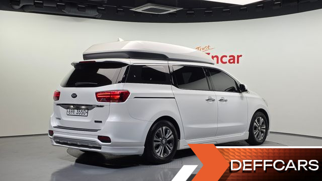 Kia CARNIVAL 9-Seater Hi-Limousine Luxury купить на сайте DeffCars
