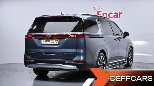 Kia CARNIVAL Gasoline 7-Seater Signature купить на сайте DeffCars