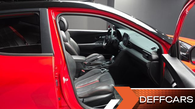 Hyundai VELOSTER 1.6 Turbo Sport Core купить на сайте DeffCars