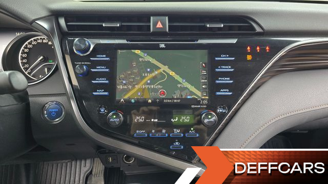 Toyota CAMRY 2.5 XLE Hybrid купить на сайте DeffCars