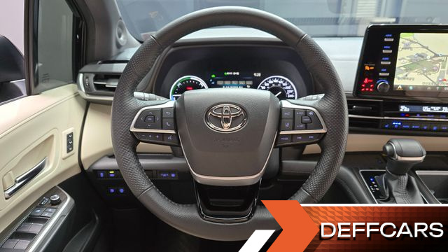 Toyota SIENNA 2.5 Hybrid 2WD купить на сайте DeffCars
