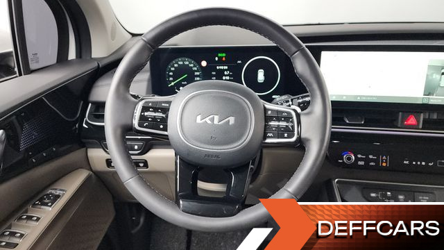Kia CARNIVAL 9-Seater Signature купить на сайте DeffCars