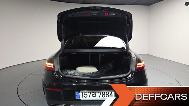 Mercedes E-CLASS E300d 4MATIC Coupe купить на сайте DeffCars