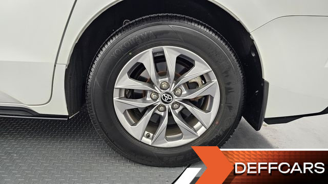 Toyota SIENNA 2.5 Hybrid AWD купить на сайте DeffCars