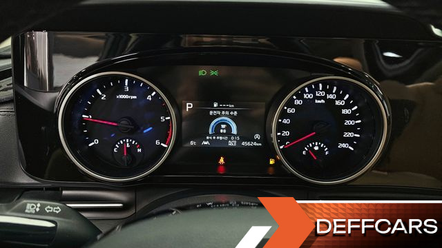 Kia CARNIVAL 9-Seater Noblesse купить на сайте DeffCars