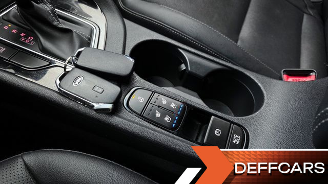 Kia NIRO 1.6 HEV Prestige купить на сайте DeffCars