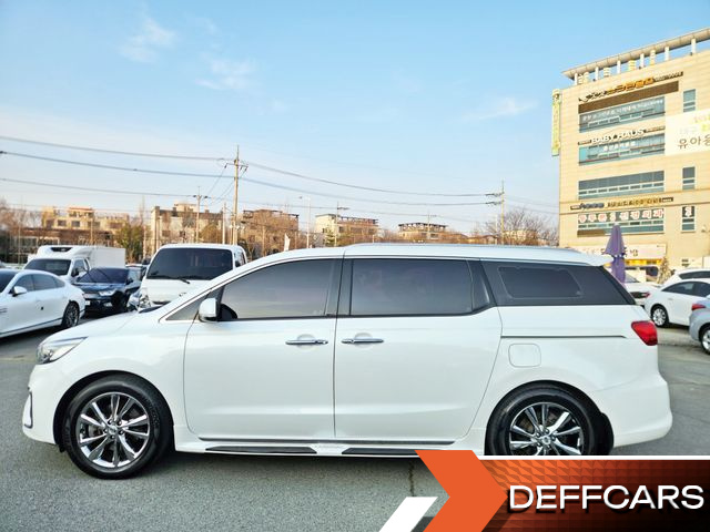 Kia CARNIVAL 9-Seater Prstige купить на сайте DeffCars
