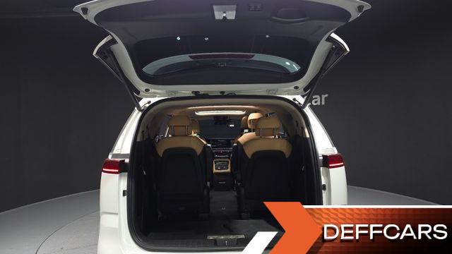 Kia CARNIVAL 9-Seater Signature купить на сайте DeffCars