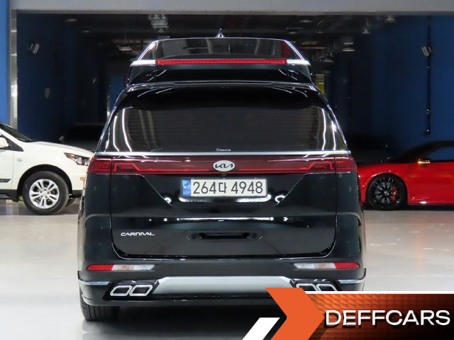 Kia CARNIVAL 7-Seater Hi-Limousine Signature купить на сайте DeffCars