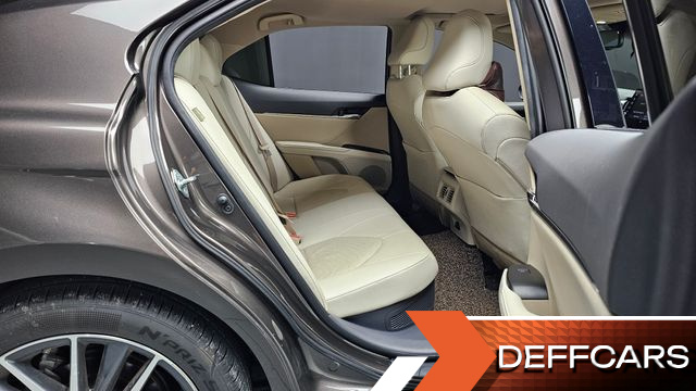 Toyota CAMRY 2.5 XLE Hybrid купить на сайте DeffCars