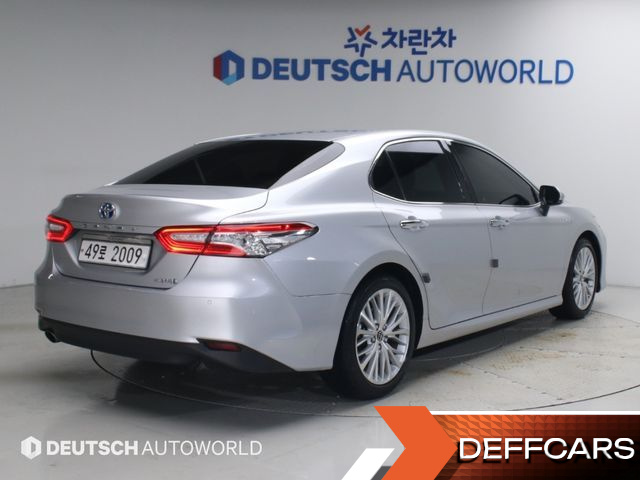 Toyota CAMRY 2.5 XLE Hybrid купить на сайте DeffCars