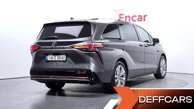 Toyota SIENNA 2.5 Hybrid 2WD купить на сайте DeffCars