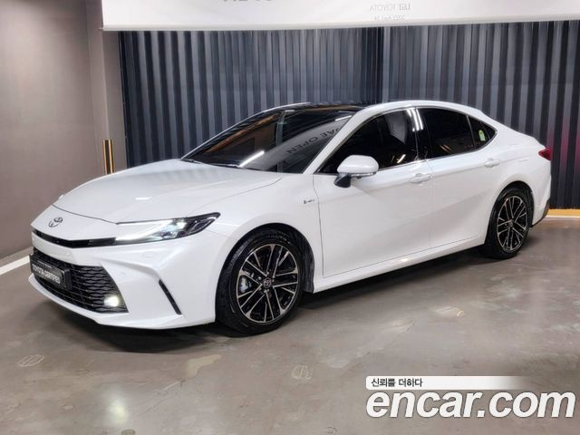 Toyota CAMRY 2.5 XLE Premium Hybrid купить на сайте DeffCars