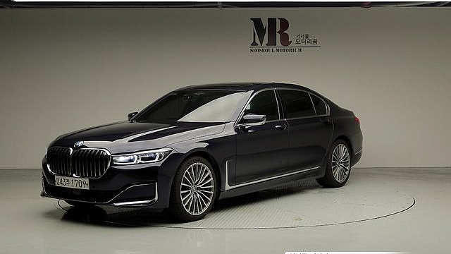 BMW 7-SERIES 740Li xDrive Design Pure Excellence купить на сайте DeffCars