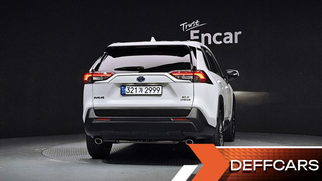 Toyota RAV4 2.5 2WD Hybrid XLE купить на сайте DeffCars