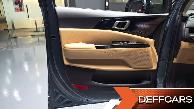 Kia CARNIVAL 9-Seater Signature купить на сайте DeffCars