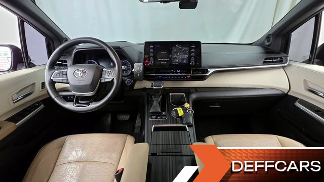 Toyota SIENNA 2.5 Hybrid 2WD купить на сайте DeffCars