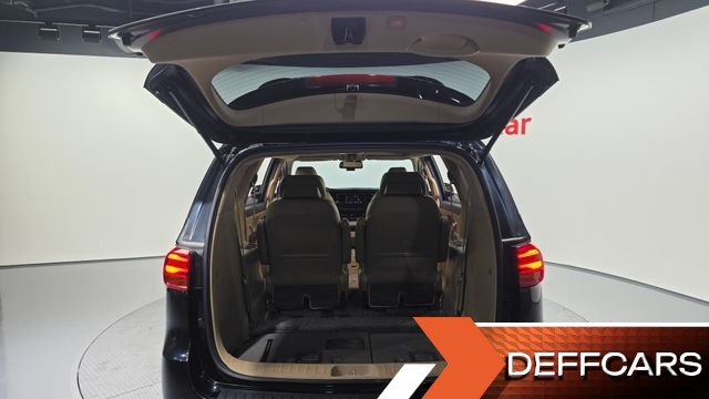 Kia CARNIVAL Gasoline 7-Seater Limousine President купить на сайте DeffCars