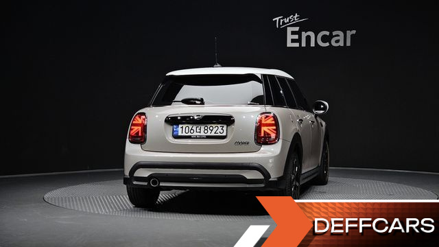 Mini COOPER 5Door Classic Third Generation купить на сайте DeffCars