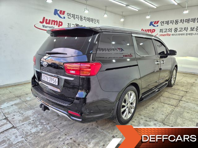 Kia CARNIVAL 9-Seater Luxury купить на сайте DeffCars
