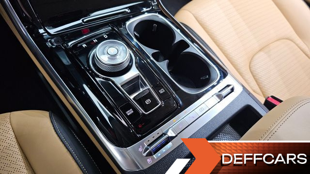 Kia CARNIVAL Gasoline 9-Seater Signature купить на сайте DeffCars