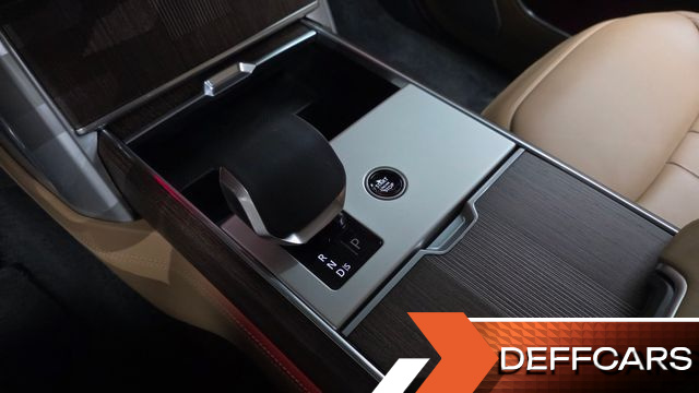 Land Rover RANGE ROVER P530 Autobiography Long Wheel Base купить на сайте DeffCars