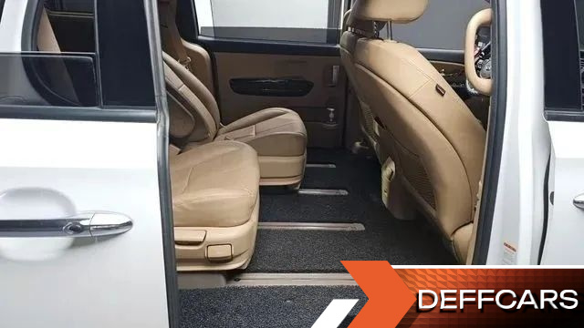 Kia CARNIVAL 7-Seater Limousine President купить на сайте DeffCars