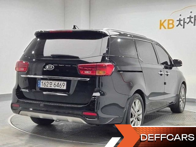 Kia CARNIVAL 9-Seater Noblesse Special купить на сайте DeffCars