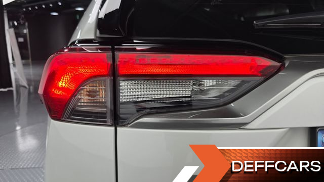 Toyota RAV4 2,5 4WD Hybrid LTD купить на сайте DeffCars