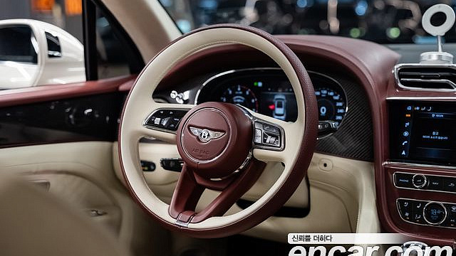 Bentley BENTAYGA 4.0 V8 Atelier Edition купить на сайте DeffCars