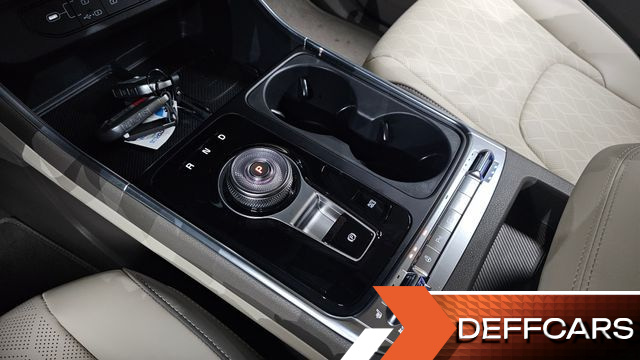 Kia CARNIVAL 9-Seater Noblesse купить на сайте DeffCars