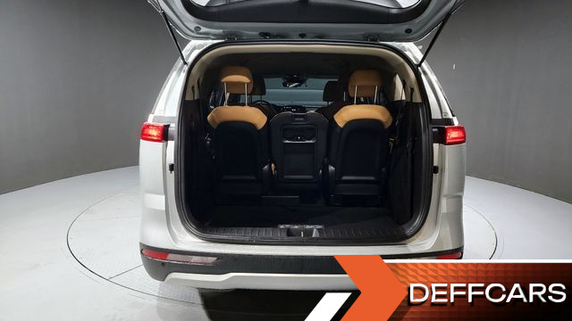 Kia CARNIVAL Gasoline 11-Seater Prestige купить на сайте DeffCars