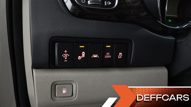 Kia CARNIVAL 7-Seater Limousine President купить на сайте DeffCars