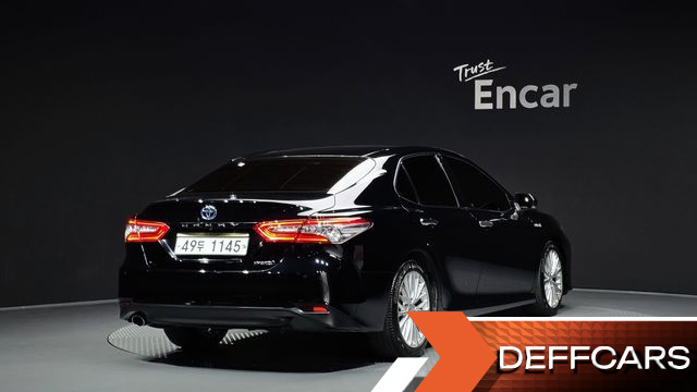 Toyota CAMRY 2.5 XLE Hybrid купить на сайте DeffCars