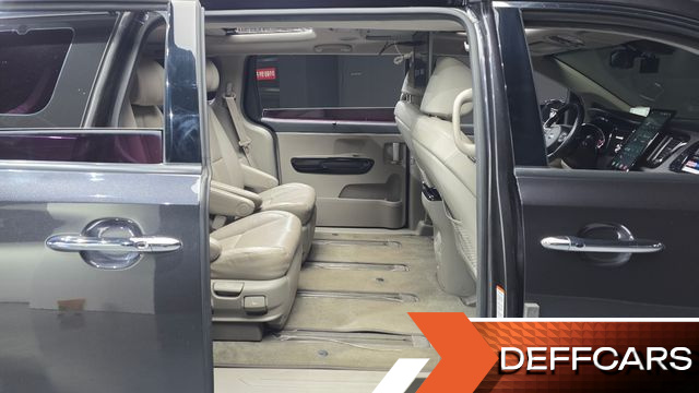 Kia CARNIVAL 7-Seater Limousine VIP купить на сайте DeffCars