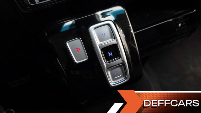 Hyundai STARIA L3.5 Lounge 7-Seater Inspiration купить на сайте DeffCars
