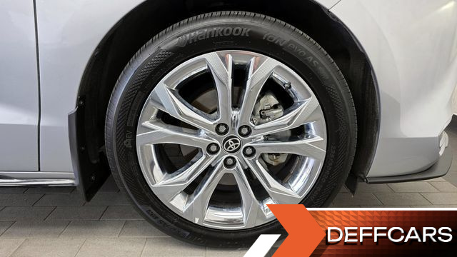 Toyota SIENNA 2.5 Hybrid 2WD купить на сайте DeffCars