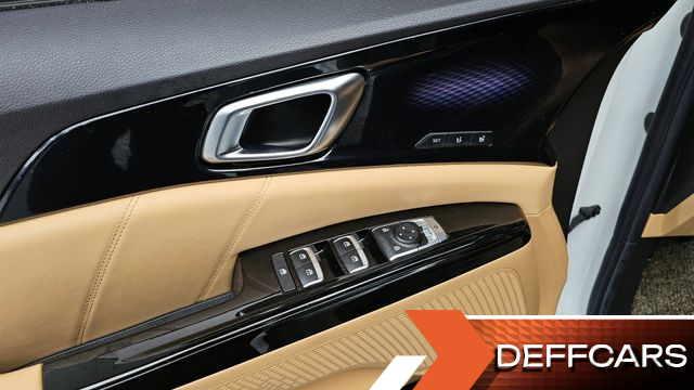 Kia CARNIVAL 9-Seater Signature купить на сайте DeffCars
