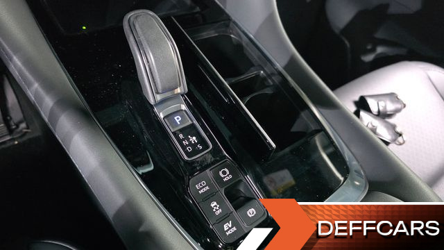 Toyota ALPHARD 2.5 HEV Executive AWD купить на сайте DeffCars
