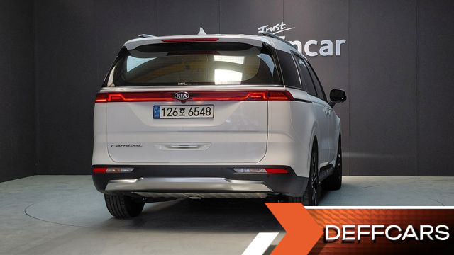 Kia CARNIVAL 9-Seater Signature купить на сайте DeffCars