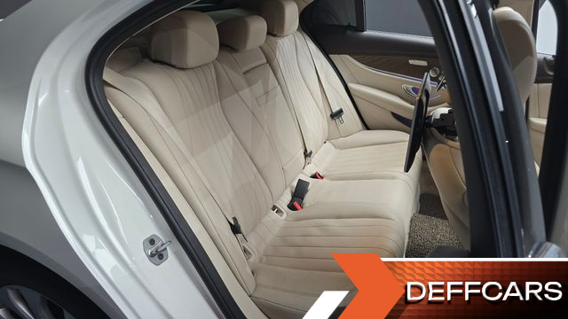 Mercedes E-CLASS E300 4MATIC Exclusive купить на сайте DeffCars