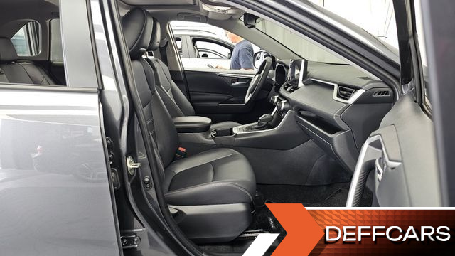 Toyota RAV4 2.5 2WD Hybrid XLE купить на сайте DeffCars
