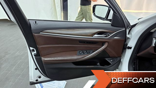 BMW 5-SERIES 520d xDrive Luxury Plus купить на сайте DeffCars