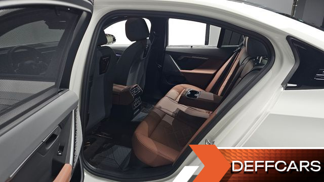 BMW 5-SERIES 530i xDrive M Sport купить на сайте DeffCars
