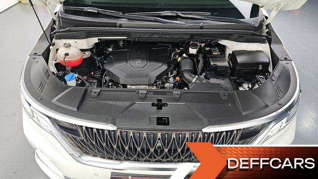 Kia CARNIVAL 9-Seater Hi-Limousine Signature купить на сайте DeffCars