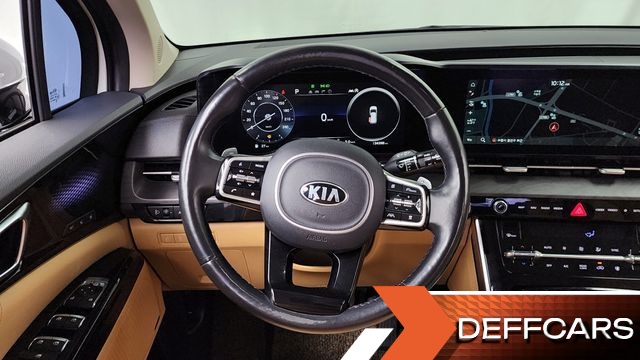 Kia CARNIVAL 9-Seater Signature купить на сайте DeffCars